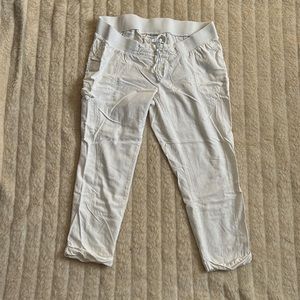 Maternity white cuffed capris